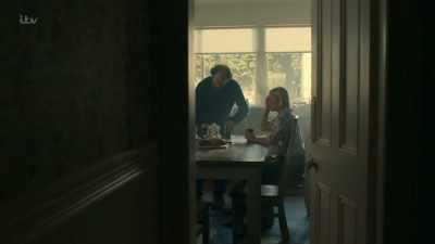 - Yeah, for a drink, yeah.
- And that you spent a pleasant evening together. - Innocent