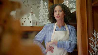 Yeah. Actually,
do you always cut - Make or Bake Christmas
