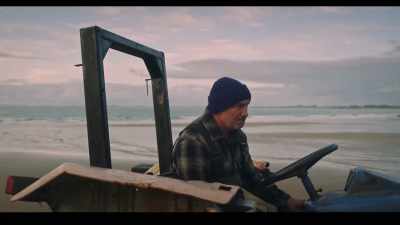 -Yeah, all good, I'll have a look.
(tractor starts) - Far North