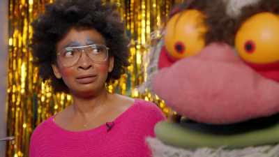 -Yeah.
-(AUDIENCE GASPS) - Muppets Now