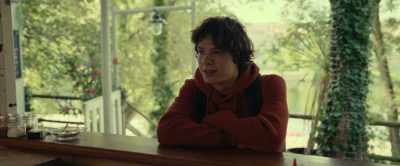 - Yeah. Be right back.
- Jacques: Nobody's serving? - The Animal Kingdom