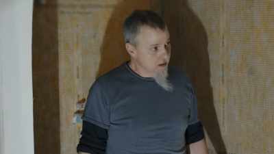 -Yeah. Big guy,
big tile, right?
-That's right. - Down Home Fab