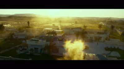Yeah, come on, put her on the phone. - 13 Hours: The Secret Soldiers of Benghazi