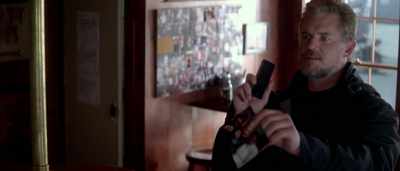 -Yeah.
-Do you know this man? - Grey Lady