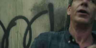 Yeah, get in there. - The Outsider