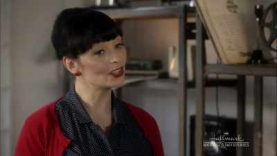 Yeah, you have the honor - "Garage Sale Mysteries" Garage Sale Mystery: A Case of Murder