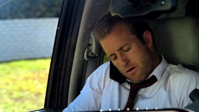 Yeah, hello. - Hawaii Five-0