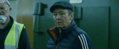 Yeah, he's coming back. There he is. - King of Thieves