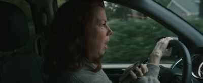 - Yeah.
- Hi, it's Mom. - Rushed