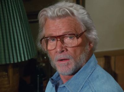 - Yeah?
- Ben, we're running late. - Dallas