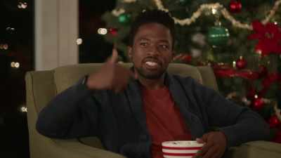 Yeah, and I can tell that
she's judging me. - Christmas Time Is Here