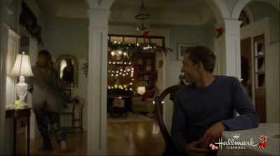 Yeah, I do. How could I forget? - Reunited at Christmas
