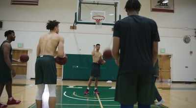 - Yeah!
- I don't know how did y'all fools - Last Chance U: Basketball