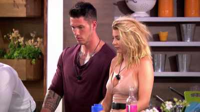 Yeah, I feel like Zara...
I feel like she should have - Love Island