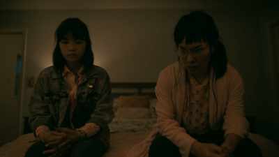Yeah, I got it. - Paper Girls