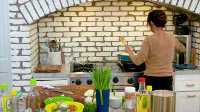 - Yeah, but I have to go and check out, - Selena + Chef