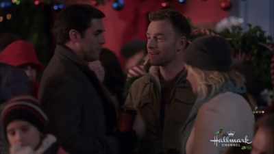Yeah, I... I feel like
I could stay here. - Christmas at Holly Lodge