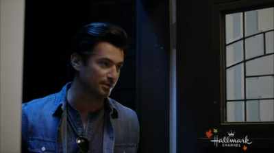- Yeah.
- I was in the area, - Over the Moon in Love