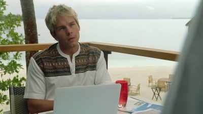 Yeah, I just--I don't want
to lead her - Love in the Maldives