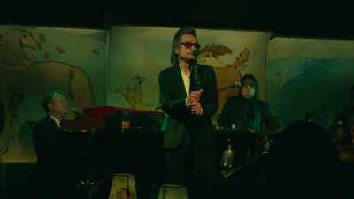 Yeah, I keep
hollering and prayin' - Personality Crisis: One Night Only