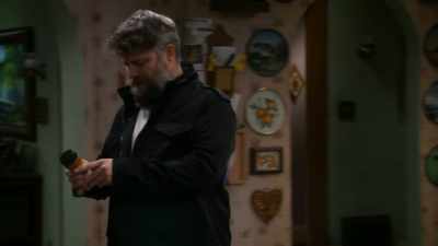 Yeah, I know exactly how much
red pepper to give you. - The Conners