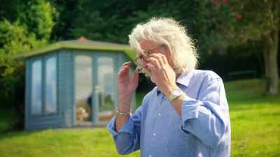 Yeah. I know people
who work on live stuff, and say, - James May and the Dull Men