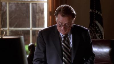 - Yeah?
-Leo, the governor's sick.  - The West Wing