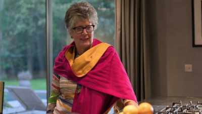 Yeah. I love that. - Extraordinary Escapes with Sandi Toksvig