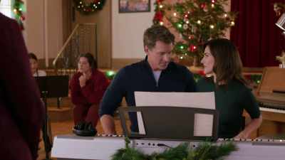Yeah, I really should be doing
the song from my diaphragm. - I'm Glad It's Christmas