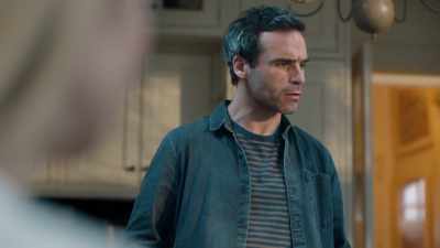 - Yeah, I think I can
have a go at that one. - The Drowning