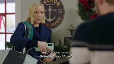 Yeah, I thought it'd be weird
if you walked in and saw me, - Mystic Christmas