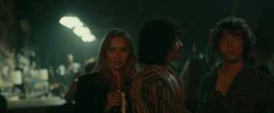 Yeah?
I'll be right back. - Daisy Jones & the Six