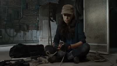 Yeah, I'll show you. - The Walking Dead