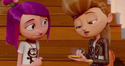 - Yeah. I'm Chloe.
- That's my cat's name. - Gnome Alone