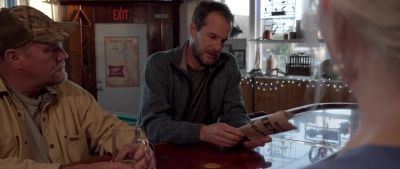 - Yeah, I'm lookin' for Jack Brand. - Bad Fish