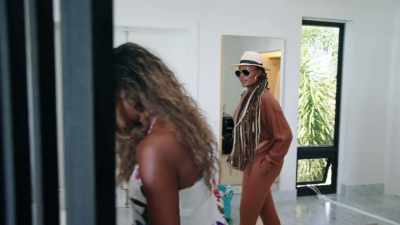 - Yeah. I'm not interested.
- I definitely felt a little-- - The Real Housewives Ultimate Girls Trip