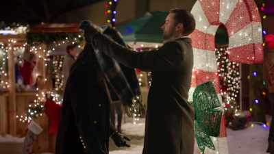 Yeah, I'm, oh. - Merry Magic Christmas