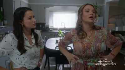 Yeah, it's a good thing - Nikki & Nora: Sister Sleuths