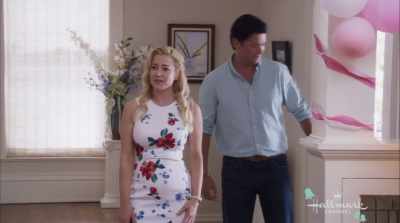 - Yeah, just a few necessitiesthat we saw you were missing. - Wedding at Graceland