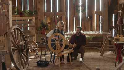 - Yeah, you just...
just find the rhythm. - Christmas on the Alpaca Farm