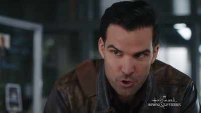 Yeah, just, send me a text
with the address to this number. - Chronicle Mysteries: The Wrong Man