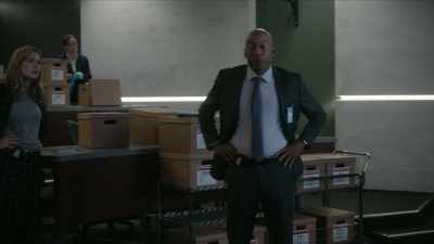 Yeah. Kinda looks like
the guy we chased down, - The Rookie: Feds