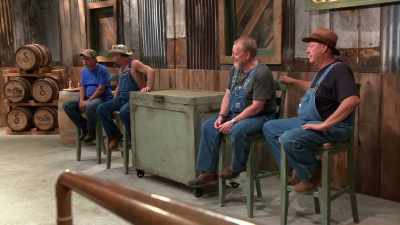 -Yeah.
-[laughs] - Moonshiners: Master Distiller