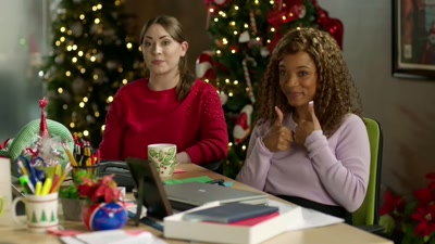 - Yeah.
- Let's see this pitch. - My Southern Family Christmas