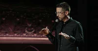Yeah, like, that's the way
you're supposed to do it, - Neal Brennan: 3 Mics