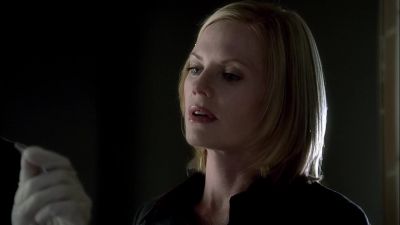 Yeah, looks like someone ripped
the liner out. - CSI: Crime Scene Investigation