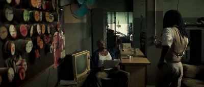 Yeah, man, me know your face.
Remember you from back in the day. - Yardie