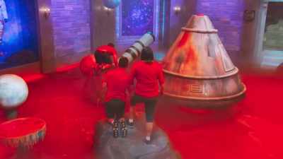 - Yeah! Mike! Whoo!
- Okay. - Floor Is Lava