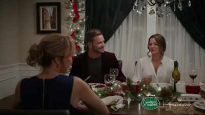 Yeah, no biggie, just... - Lights, Camera, Christmas!
