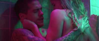 Yeah, no, hold on,
let's switch, switch. - Beautiful Disaster